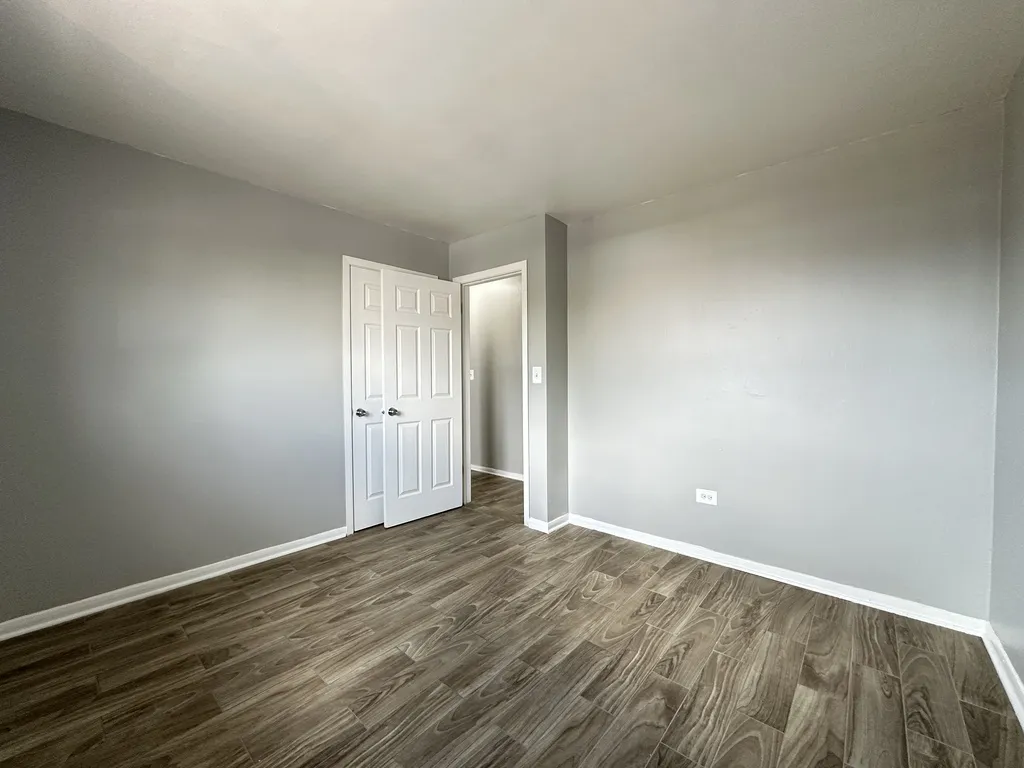 1306 Carol St, Park Ridge,  60068, USA 60068-unit#2B-Chicago-IL