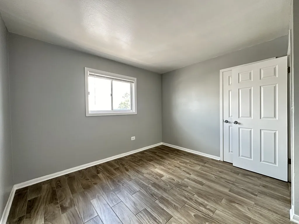 1306 Carol St, Park Ridge,  60068, USA 60068-unit#2B-Chicago-IL