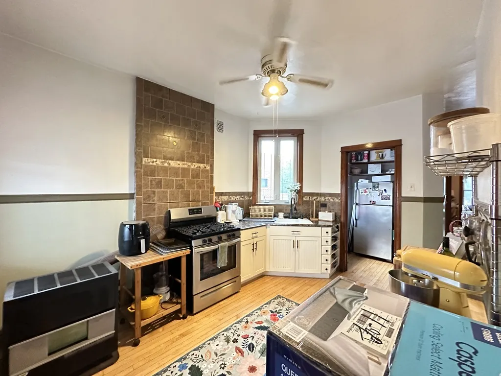 3242 N Racine Ave, ,  60657, USA 60657-unit#3-Chicago-IL