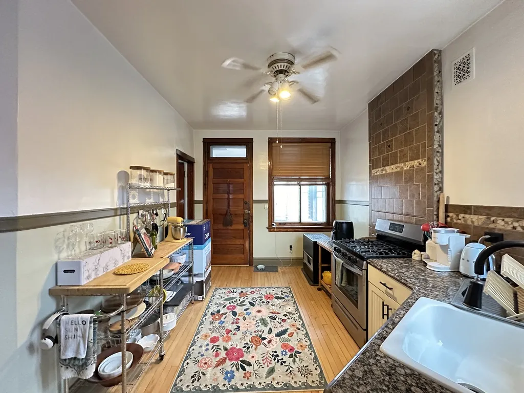 3242 N Racine Ave, ,  60657, USA 60657-unit#3-Chicago-IL