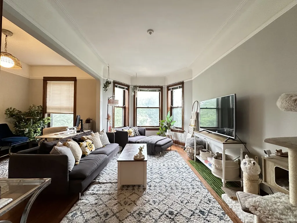 3242 N Racine Ave, ,  60657, USA 60657-unit#3-Chicago-IL