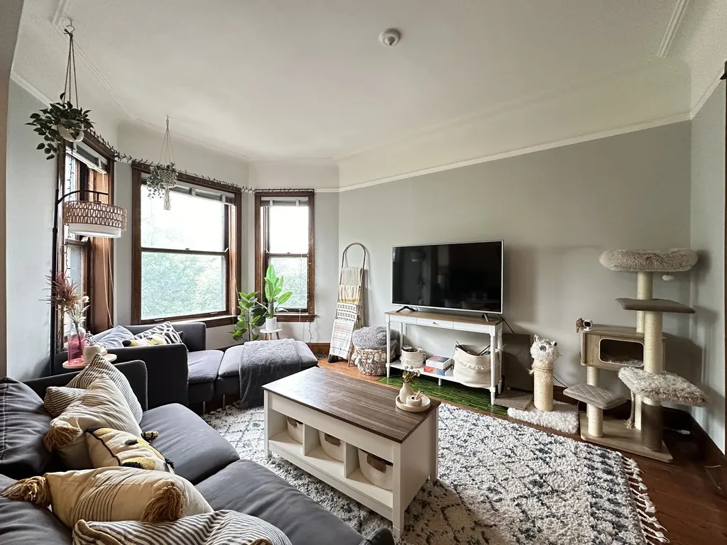 3242 N Racine Ave, ,  60657, USA 60657-unit#3-Chicago-IL