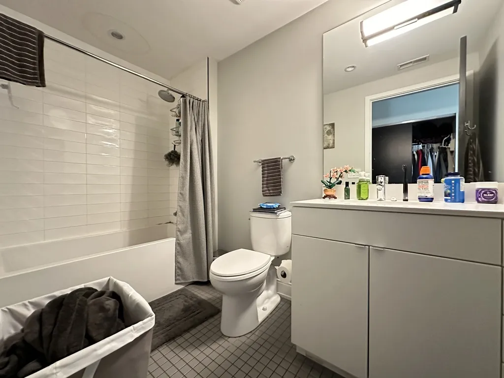 941 W Belmont Ave, , 60657, USA 60657-unit#406-Chicago-IL