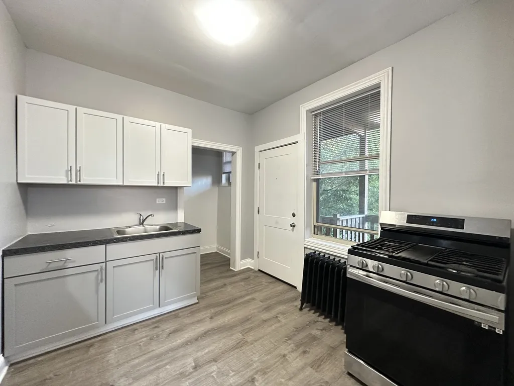 1214 W Rosemont Ave, ,  60660, USA 60660-unit#3-Chicago-IL