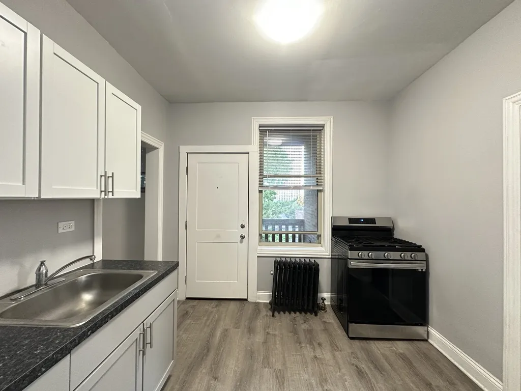 1214 W Rosemont Ave, ,  60660, USA 60660-unit#3-Chicago-IL