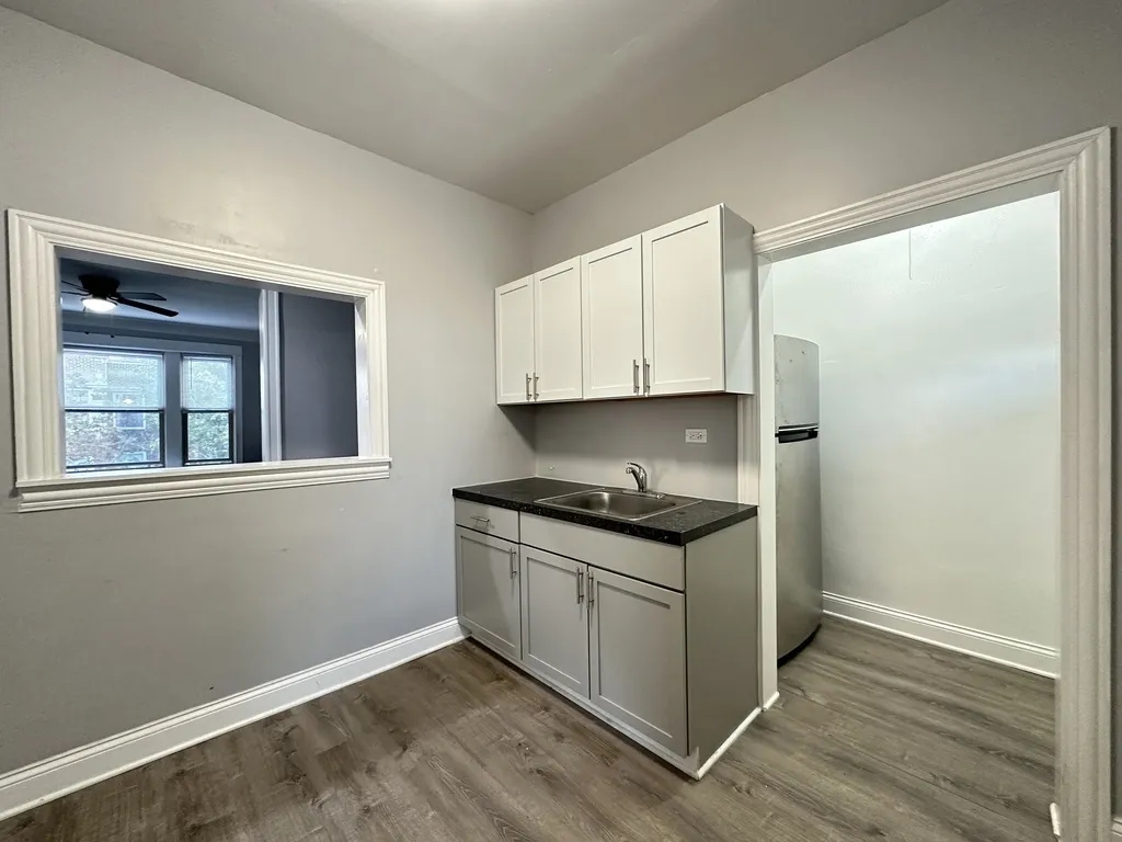 1214 W Rosemont Ave, ,  60660, USA 60660-unit#3-Chicago-IL