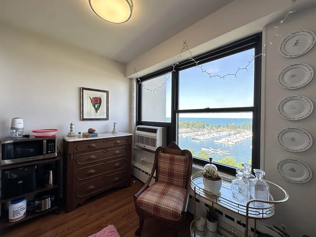 3410 N Lake Shore Dr, , 60657, USA 60657-unit#12F-Chicago-IL