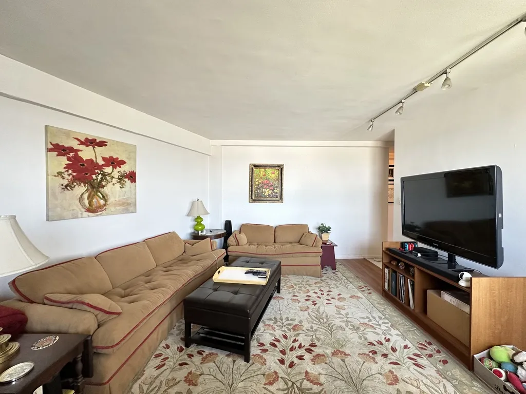 3410 N Lake Shore Dr, , 60657, USA 60657-unit#12F-Chicago-IL