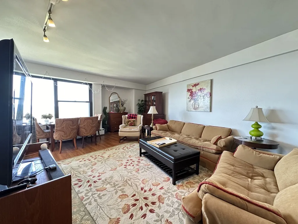 3410 N Lake Shore Dr, , 60657, USA 60657-unit#12F-Chicago-IL