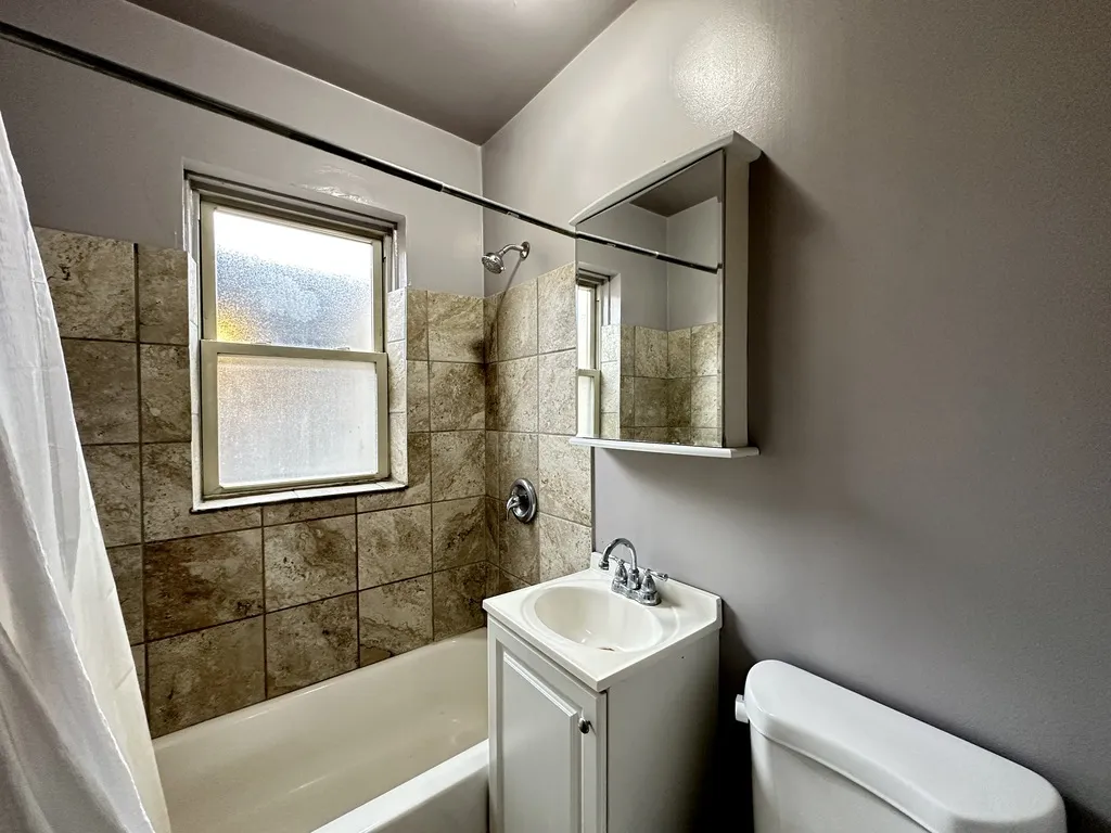 4031 W Melrose St, , 60641, USA 60641-unit#3S-Chicago-IL