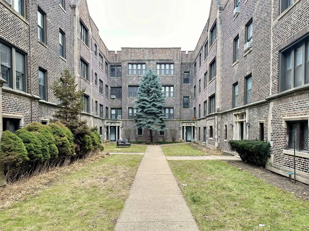 1321 W Estes Ave, , 60626, USA 60626-unit#49-Chicago-IL