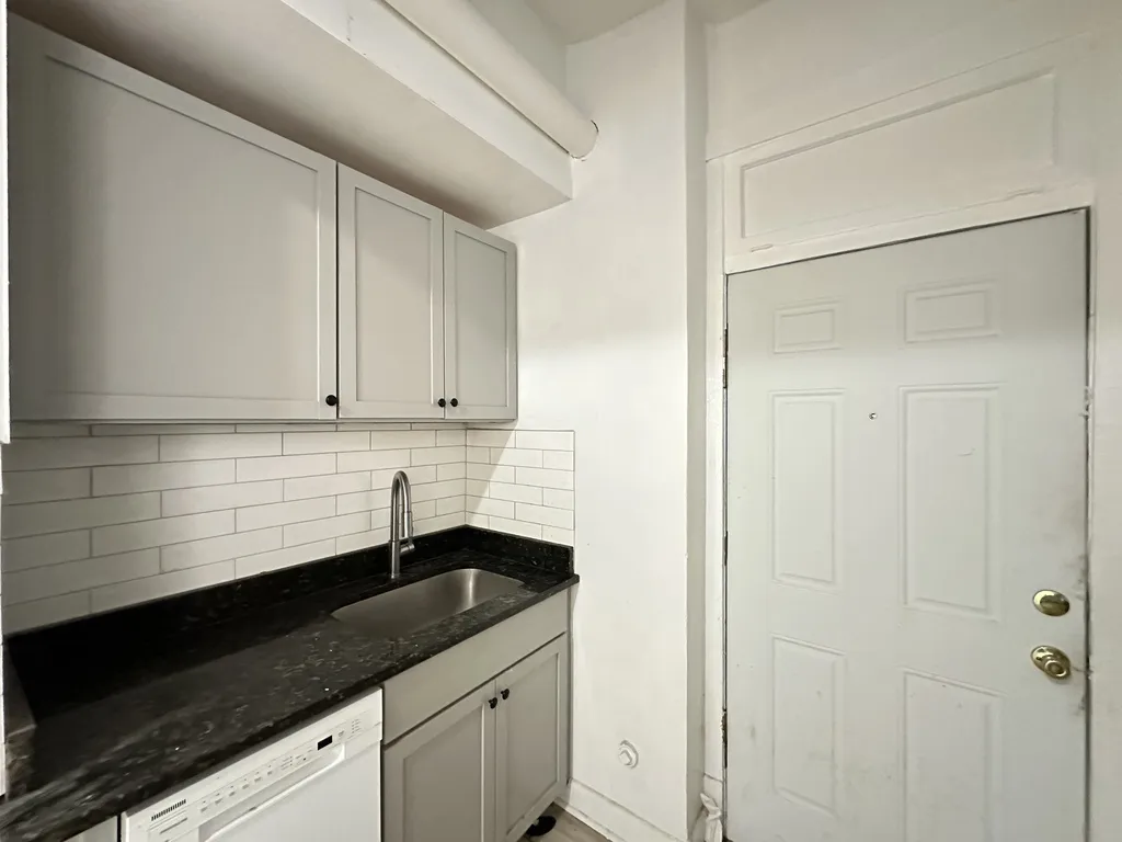 1321 W Estes Ave, ,  60626, USA 60626-unit#49-Chicago-IL