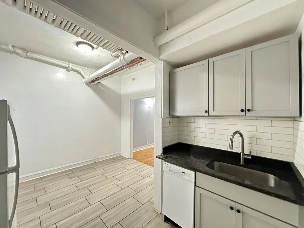1321 W Estes Ave, ,  60626, USA 60626-unit#49-Chicago-IL