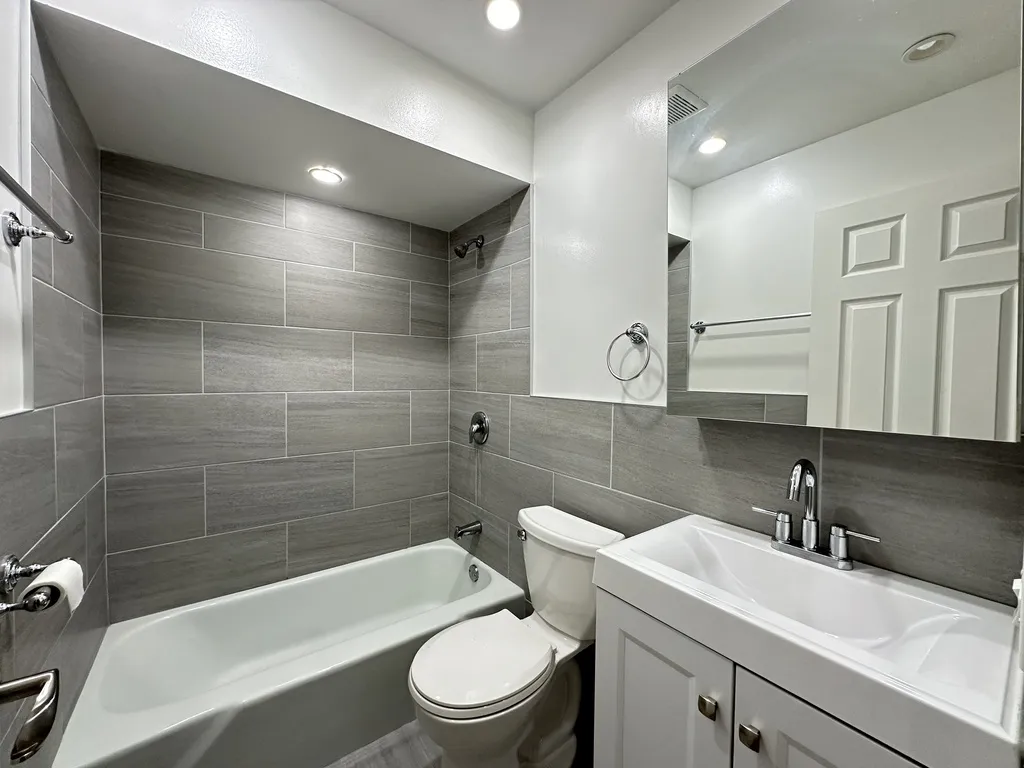 663 W Grace St, , 60613, USA 60613-unit#504-Chicago-IL