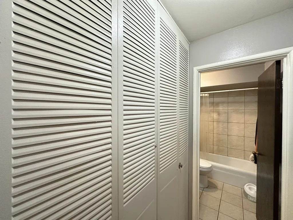 5820 N Sheridan Rd, , 60660, USA 60660-unit#206-Chicago-IL