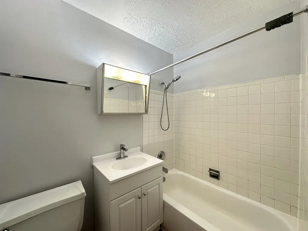 4610 N Dover St, ,  60640, USA 60640-unit#2H-Chicago-IL