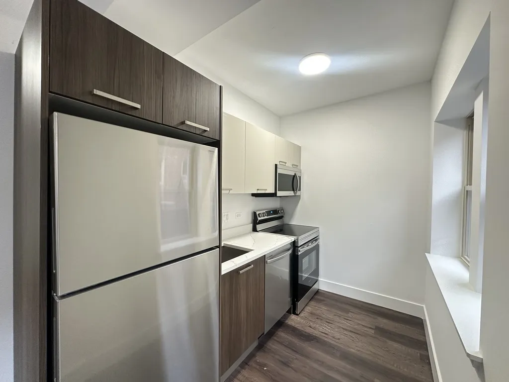 1555 W Hollywood Ave, ,  60660, USA 60660-unit#206-Chicago-IL