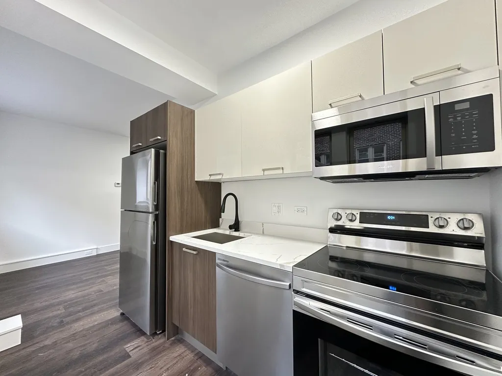 1555 W Hollywood Ave, ,  60660, USA 60660-unit#206-Chicago-IL
