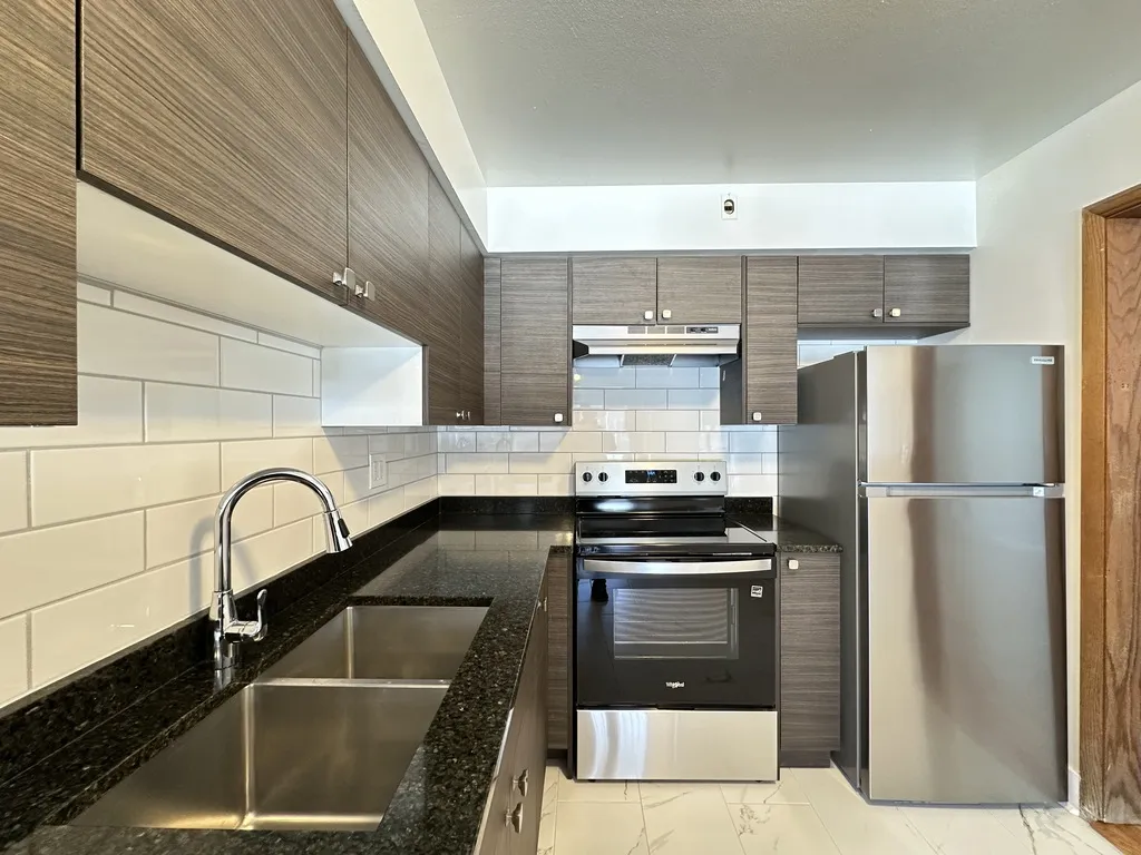 1653 Oakwood Ave, Des Plaines,  60016, USA 60016-unit#1A-Chicago-IL