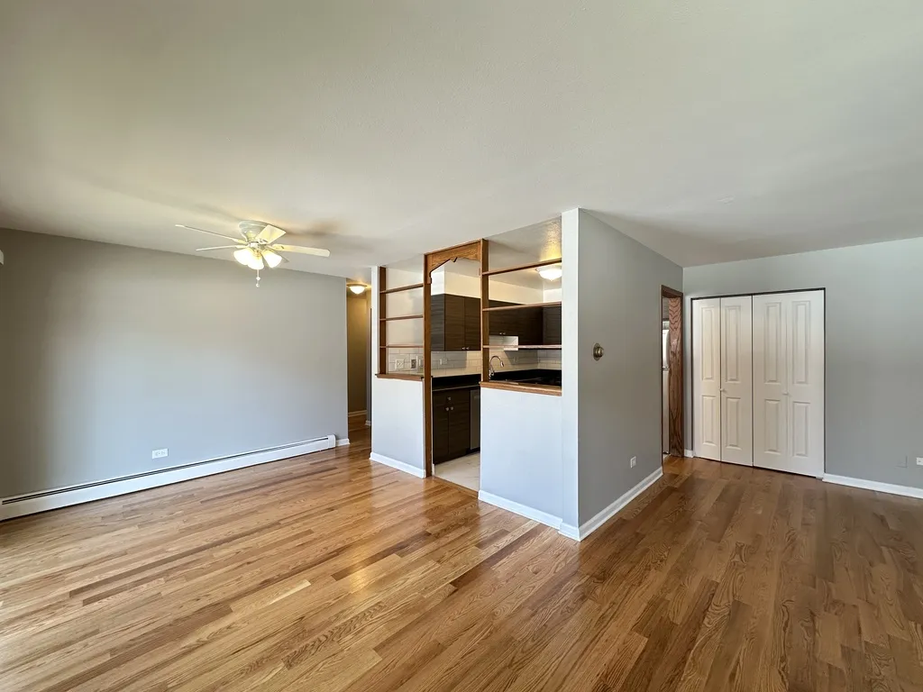 1653 Oakwood Ave, Des Plaines,  60016, USA 60016-unit#1A-Chicago-IL