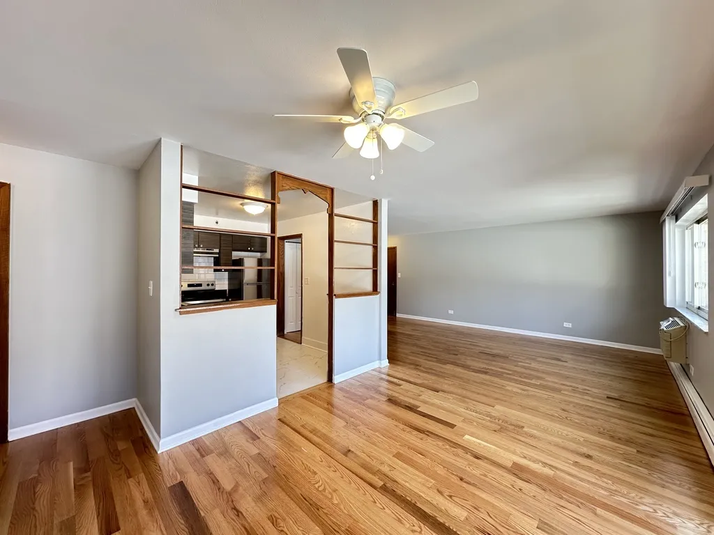 1653 Oakwood Ave, Des Plaines,  60016, USA 60016-unit#1A-Chicago-IL