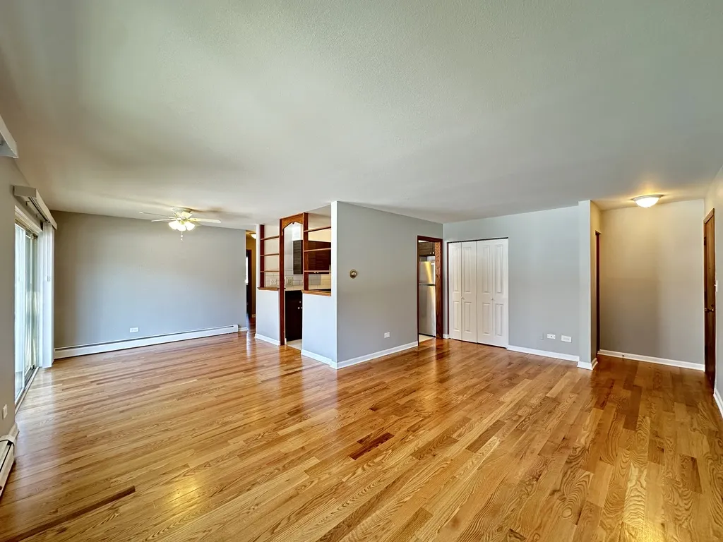 1653 Oakwood Ave, Des Plaines,  60016, USA 60016-unit#1A-Chicago-IL