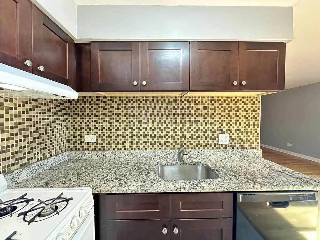 5820 N Sheridan Rd, ,  60660, USA 60660-unit#405-Chicago-IL