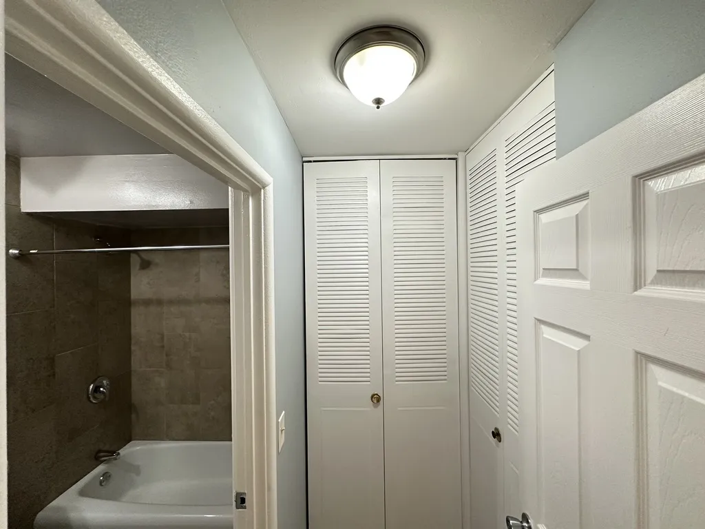 5820 N Sheridan Rd, ,  60660, USA 60660-unit#405-Chicago-IL