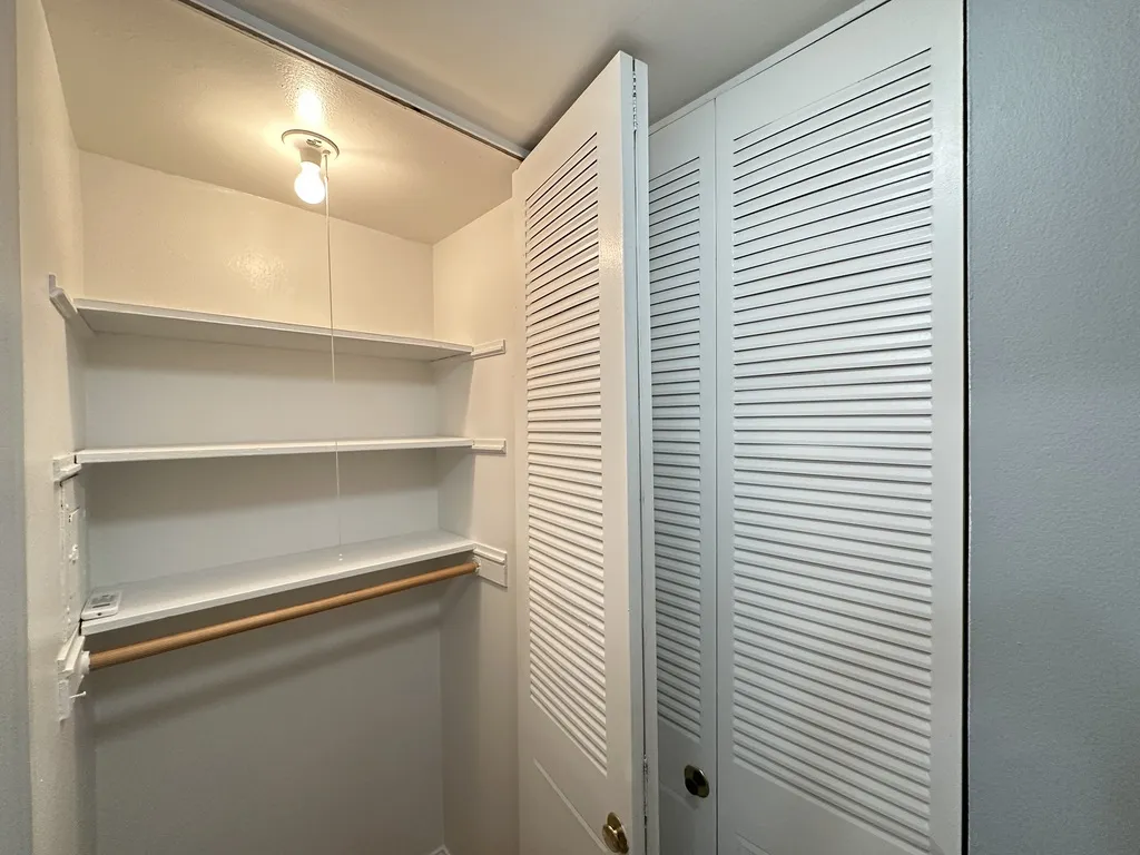 5820 N Sheridan Rd, ,  60660, USA 60660-unit#405-Chicago-IL