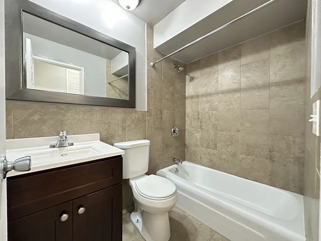 5820 N Sheridan Rd, ,  60660, USA 60660-unit#405-Chicago-IL