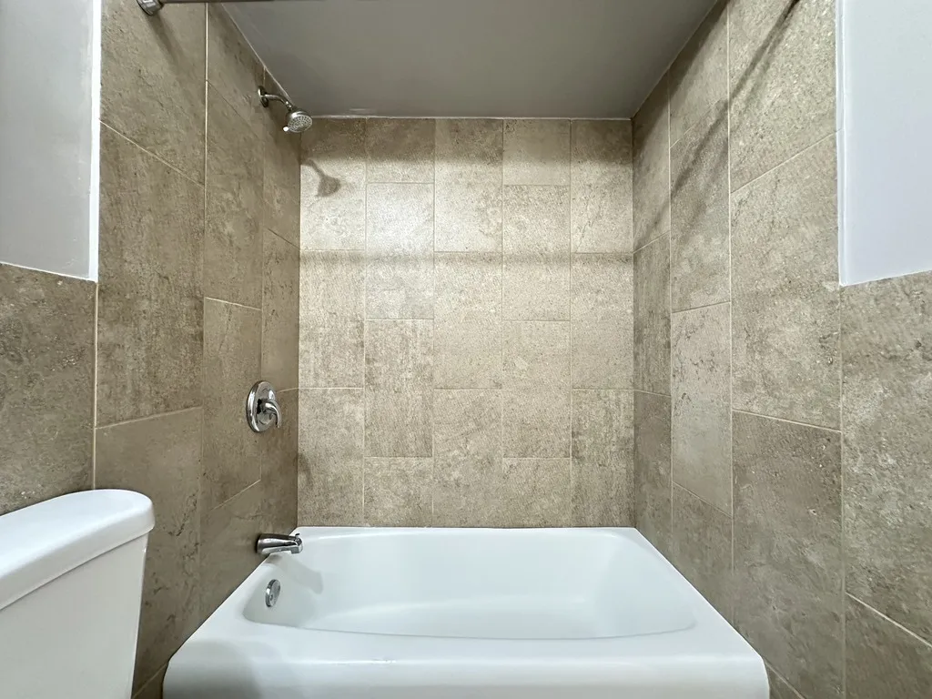 5820 N Sheridan Rd, ,  60660, USA 60660-unit#405-Chicago-IL