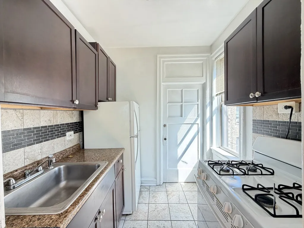 1367 W Estes Ave, , 60626, USA 60626-unit#2K-Chicago-IL