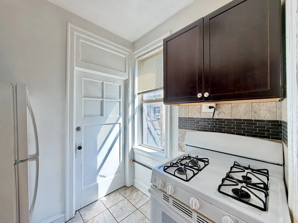 1367 W Estes Ave, , 60626, USA 60626-unit#2K-Chicago-IL