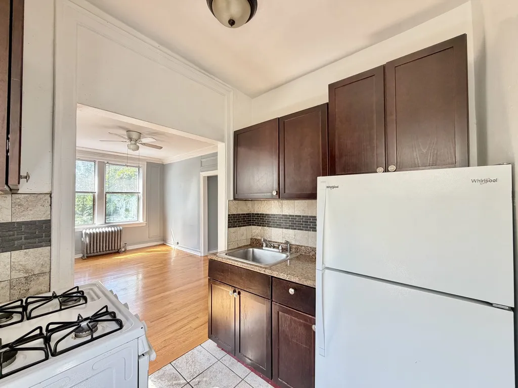 1367 W Estes Ave, , 60626, USA 60626-unit#2K-Chicago-IL