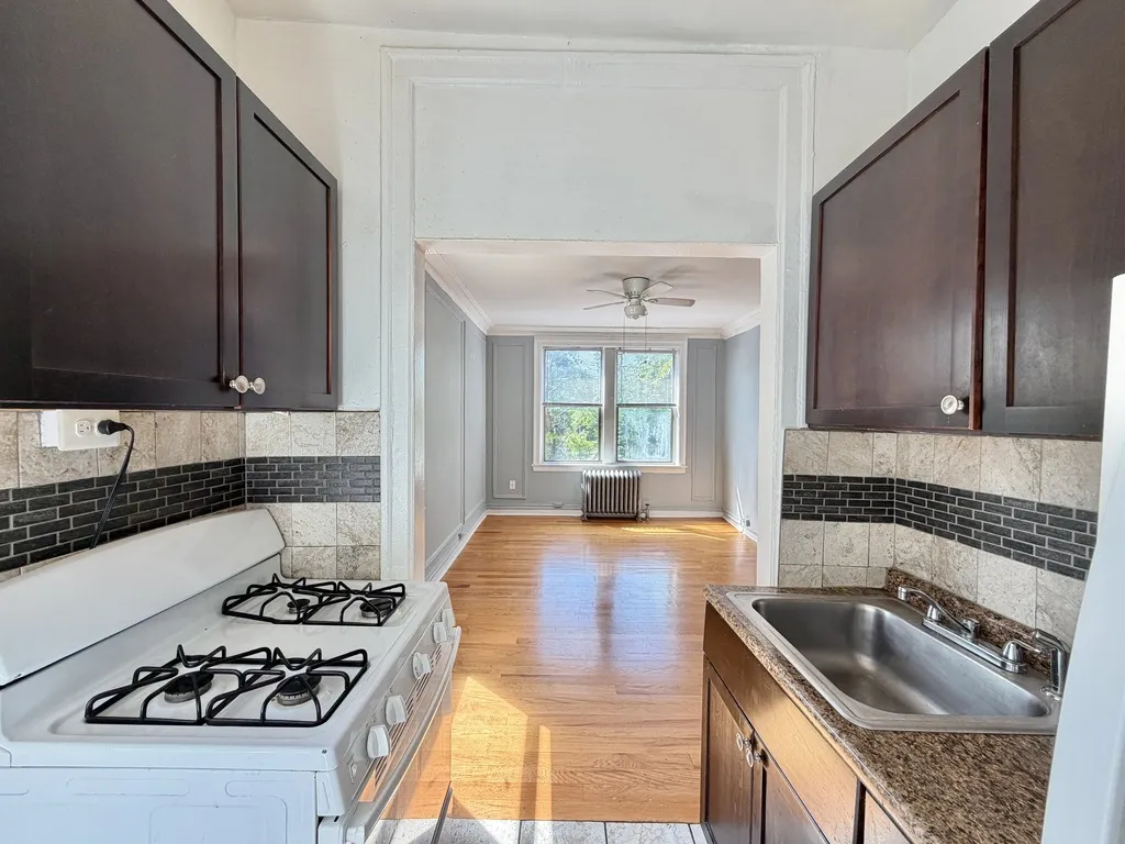 1367 W Estes Ave, , 60626, USA 60626-unit#2K-Chicago-IL