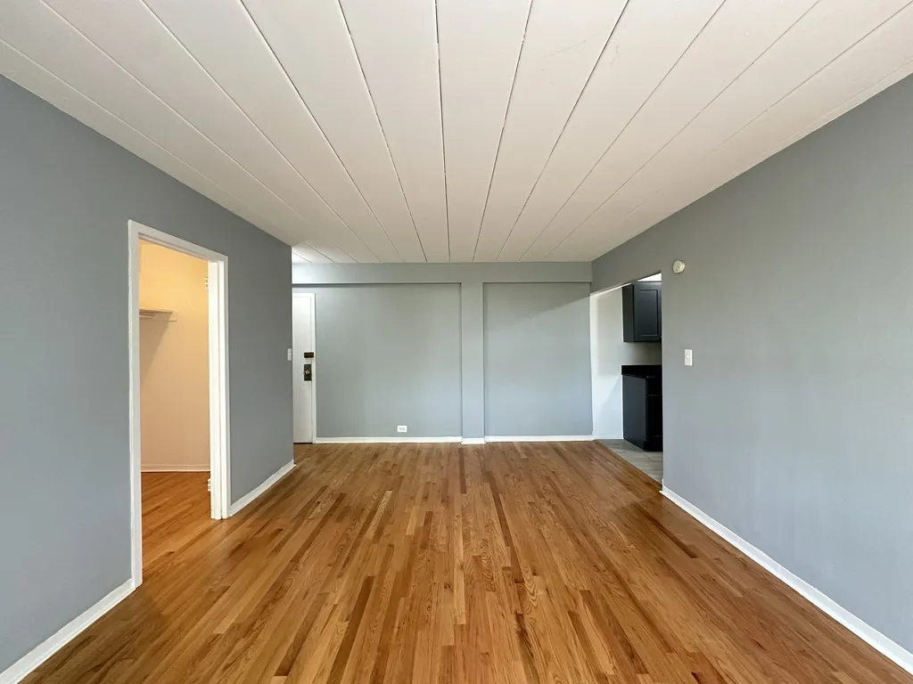 1360 W Touhy Ave, ,  60626, USA 60626-unit#504-Chicago-IL