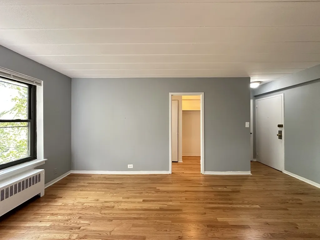 1360 W Touhy Ave, ,  60626, USA 60626-unit#504-Chicago-IL