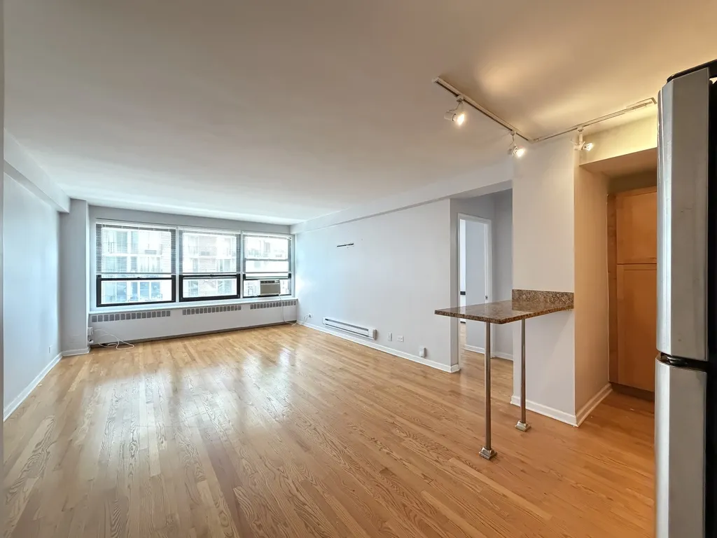 4180 N Marine Dr, , 60613, USA 60613-unit#601-Chicago-IL