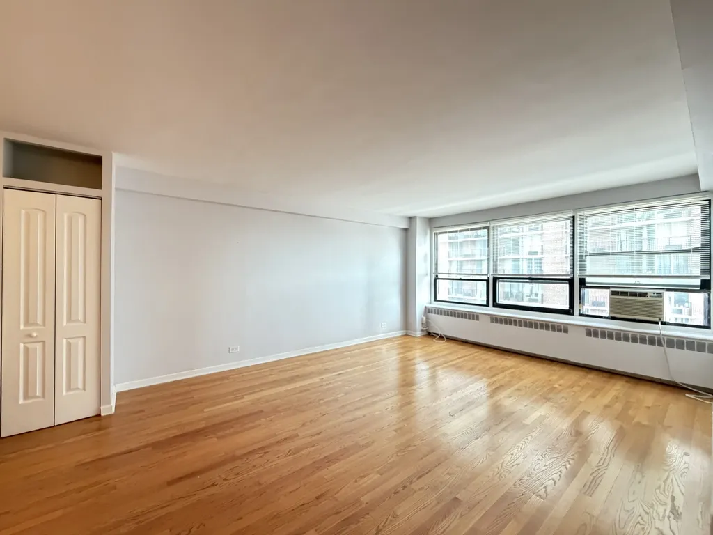 4180 N Marine Dr, , 60613, USA 60613-unit#601-Chicago-IL