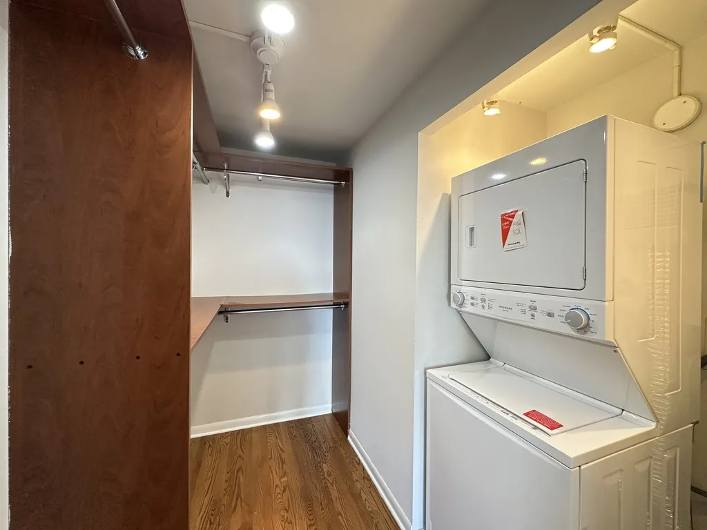 1344 N Dearborn St, ,  60610, USA 60610-unit#17G-Chicago-IL