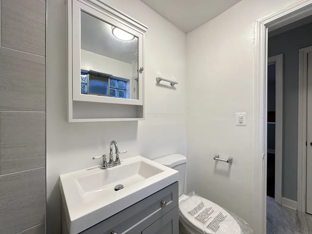 6705 N California Ave, ,  60645, USA 60645-unit#1N-Chicago-IL