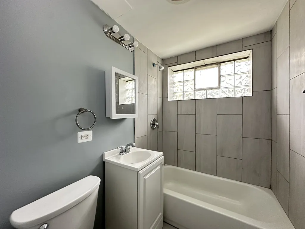 6725 N California Ave, ,  60645, USA 60645-unit#GS-Chicago-IL