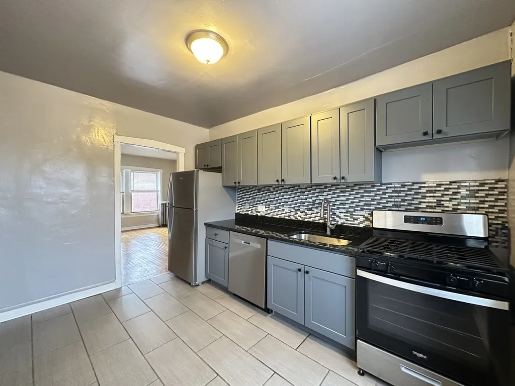 4029 W Melrose St, ,  60641, USA 60641-unit#2E-Chicago-IL