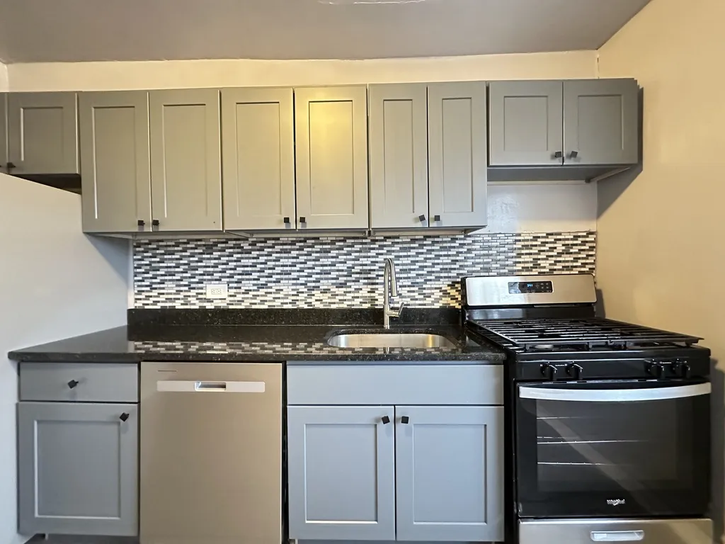 4029 W Melrose St, ,  60641, USA 60641-unit#2E-Chicago-IL