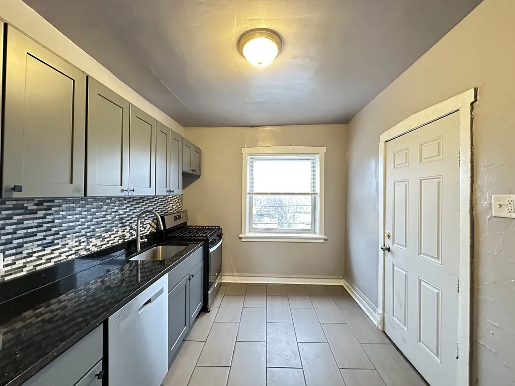4029 W Melrose St, ,  60641, USA 60641-unit#2E-Chicago-IL