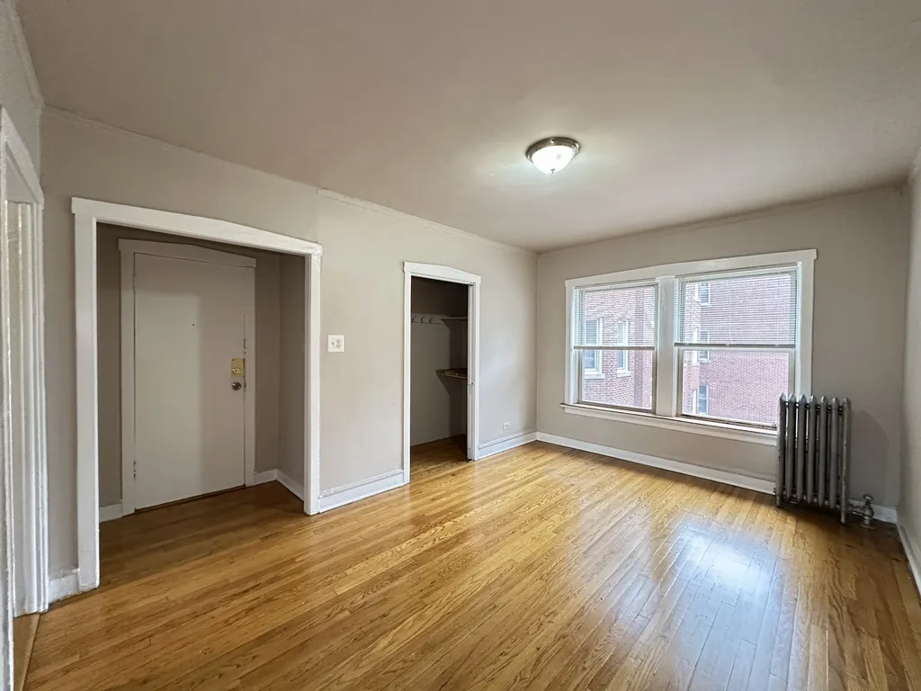 4029 W Melrose St, ,  60641, USA 60641-unit#2E-Chicago-IL