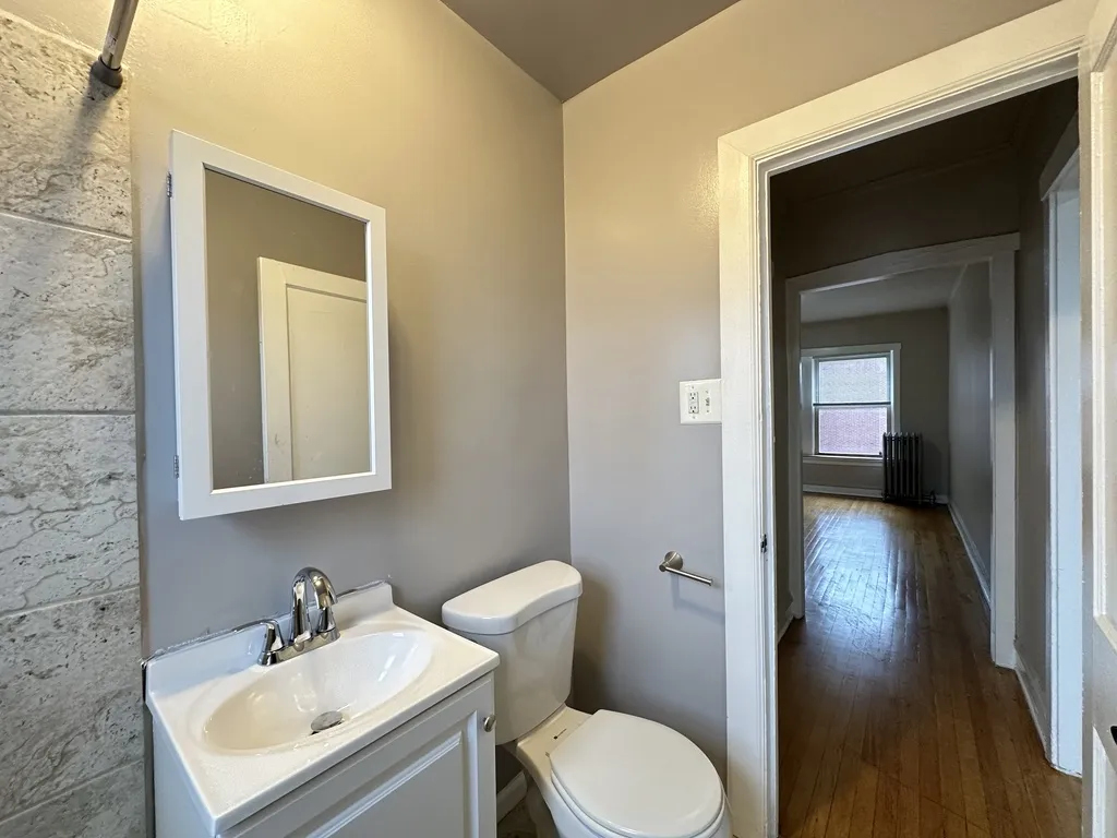 4029 W Melrose St, ,  60641, USA 60641-unit#2E-Chicago-IL