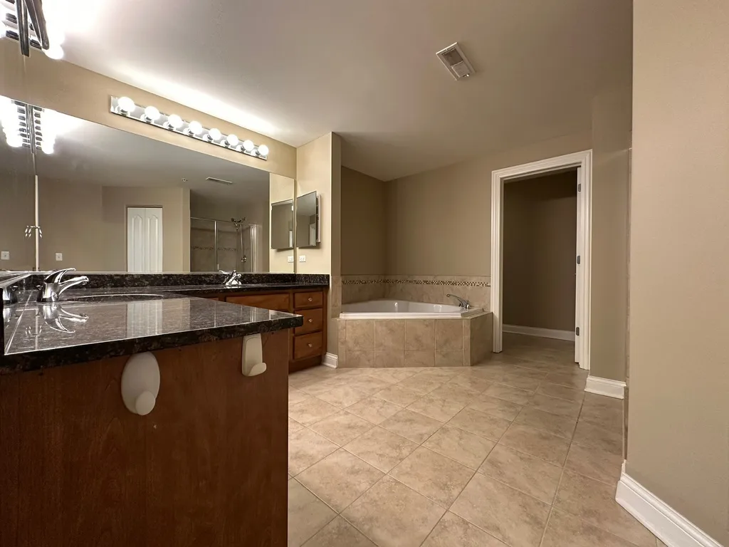 2 Itasca Rd, Addison,  60101, USA 60143-unit#419-Chicago-IL