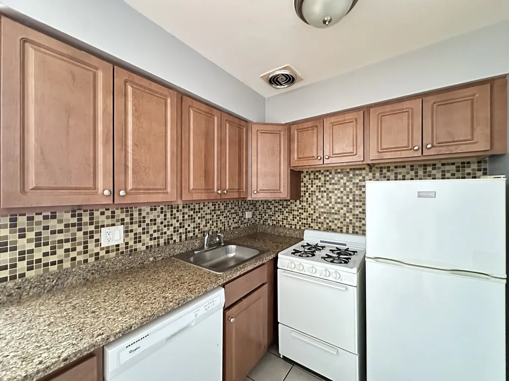 5820 N Sheridan Rd, , 60660, USA 60660-unit#408-Chicago-IL