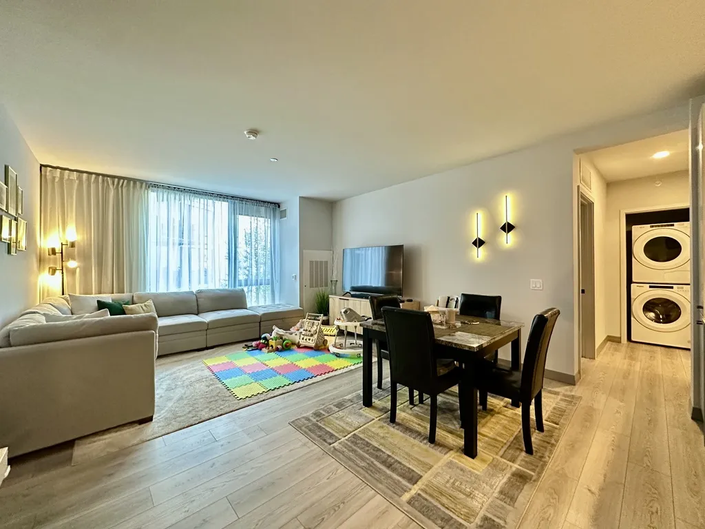 2155 N Elston Ave, ,  60614, USA 60614-unit#404-Chicago-IL